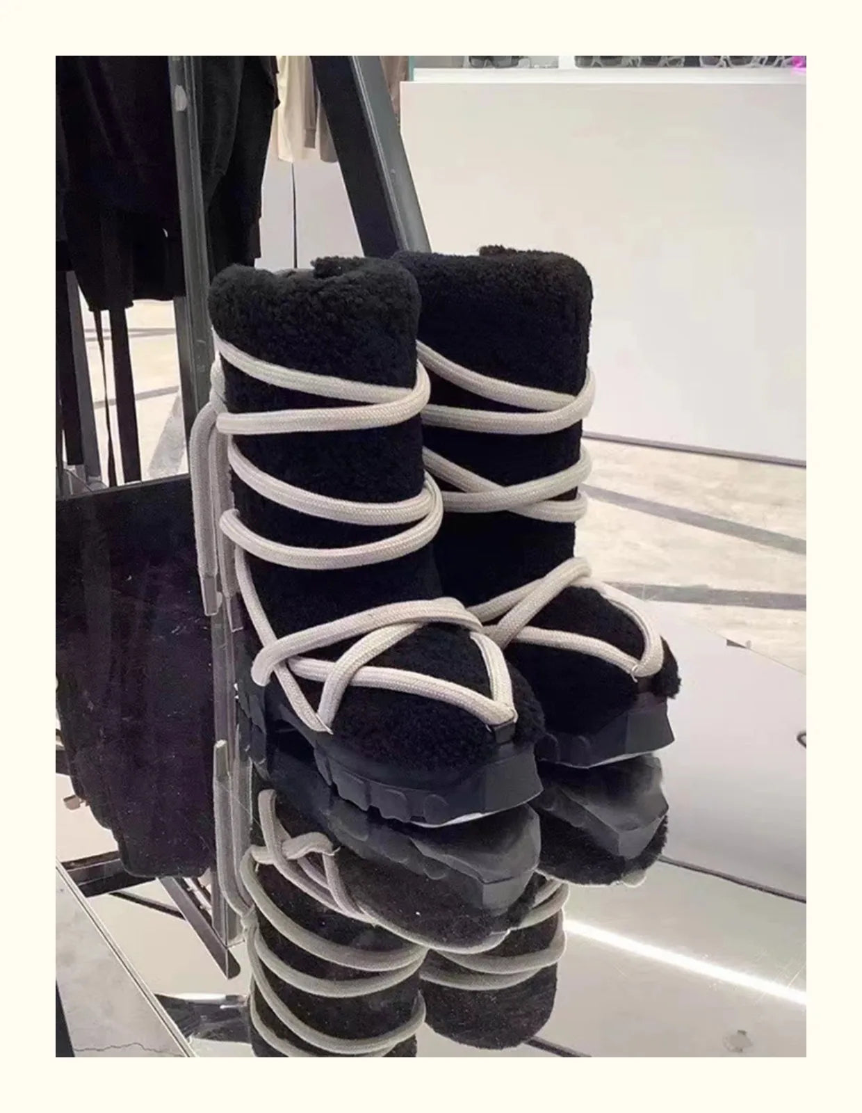 FUR LACE RICKS